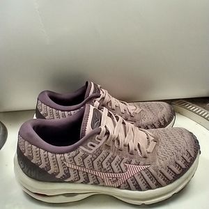 Mizuno Women's Lavender and Light Gray Knit Athletic Shoes